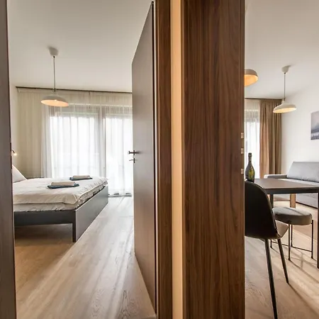 Mozart With Garage Apartamento Praga